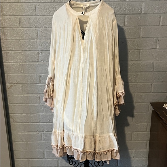 Umgee Dresses & Skirts - Umgee Cream and Tan Dress size medium